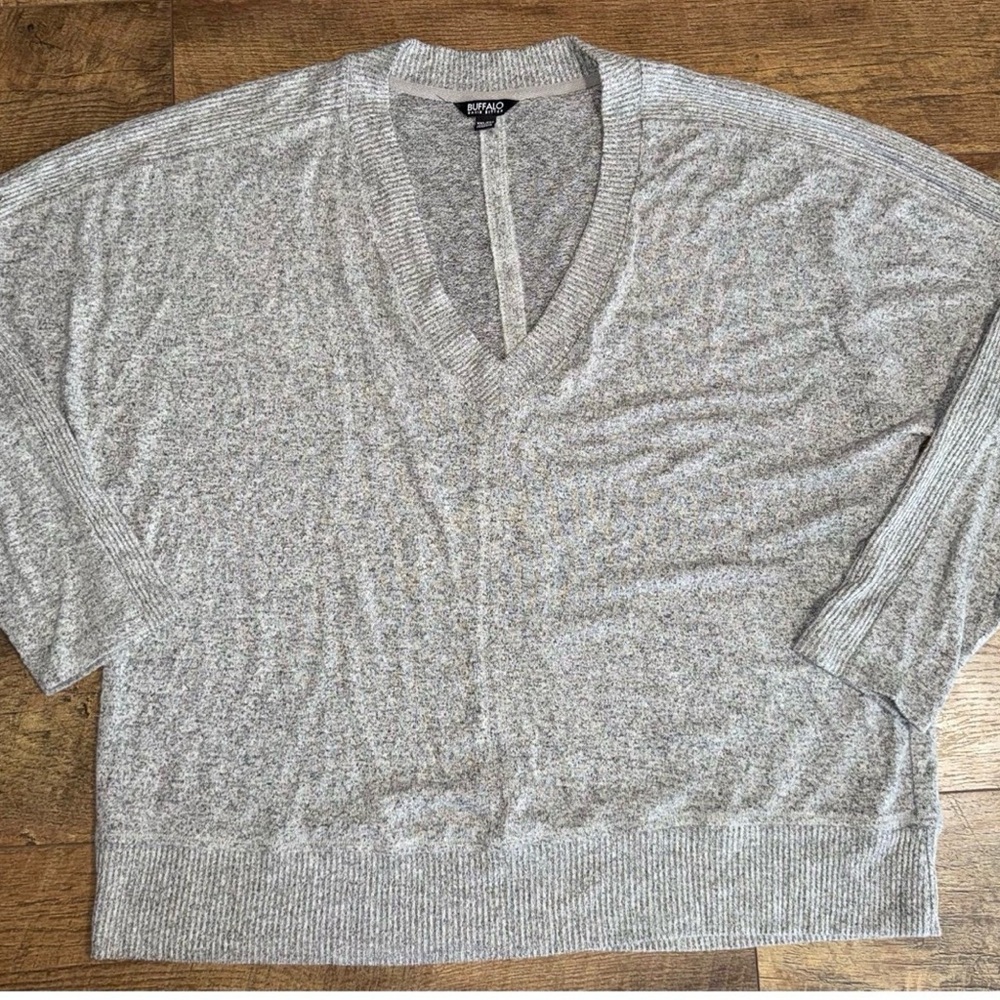 Women’s Gray V-neck Sweater size 2XL XXL Lightweight & soft